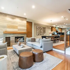 https://fitzsimmons-walk-by-outpost.hotels-of-whistler.com