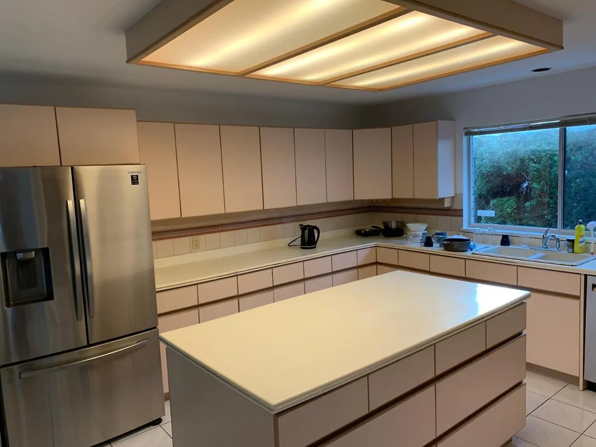 King Edward House Apartment Vancouver Homestay
